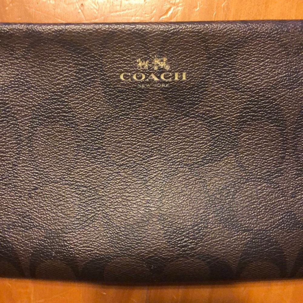 Coach wristlet Brown with brown signature C’s. - Picture 3 of 4